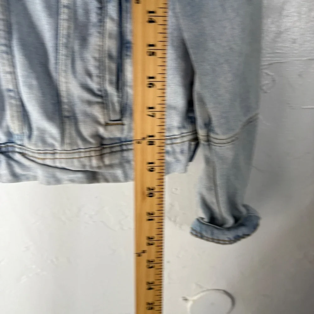 Free People Distressed Light Wash Denim Jacket Women's L‎ Boho Festival Western - Picture 7 of 10